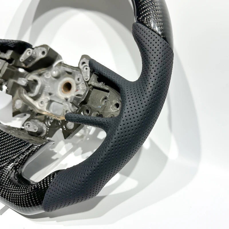 High-quality Glossy Carbon Fiber Perforated Leather Car Steering Wheel for Renault Megane 4