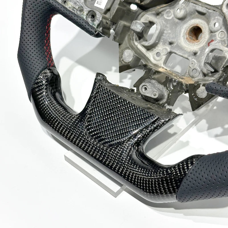 High-quality Glossy Carbon Fiber Perforated Leather Car Steering Wheel for Renault Megane 4