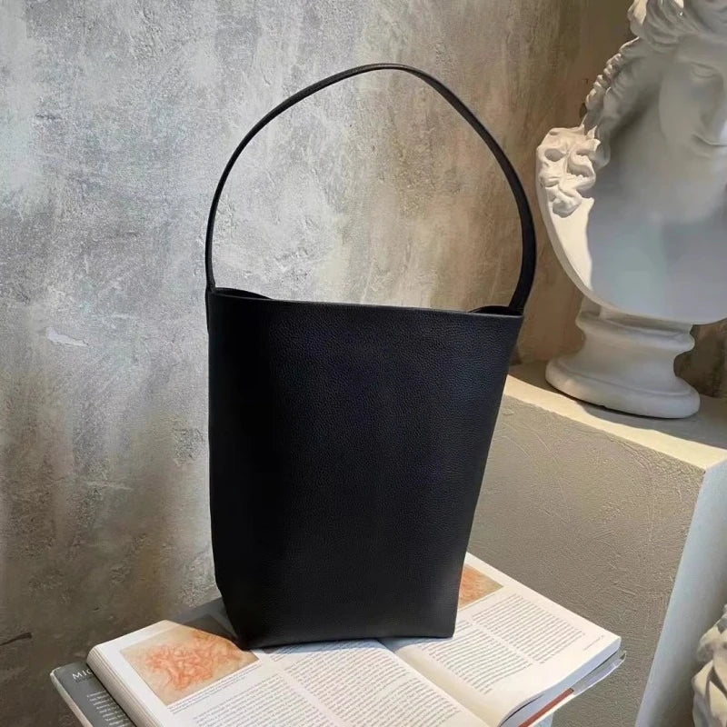 Minimalist Bucket Handbag Tote Bag PU Leather Commuter Shoulder Bag Large Capacity Autumn Winter Fashion Simple Women's Bag