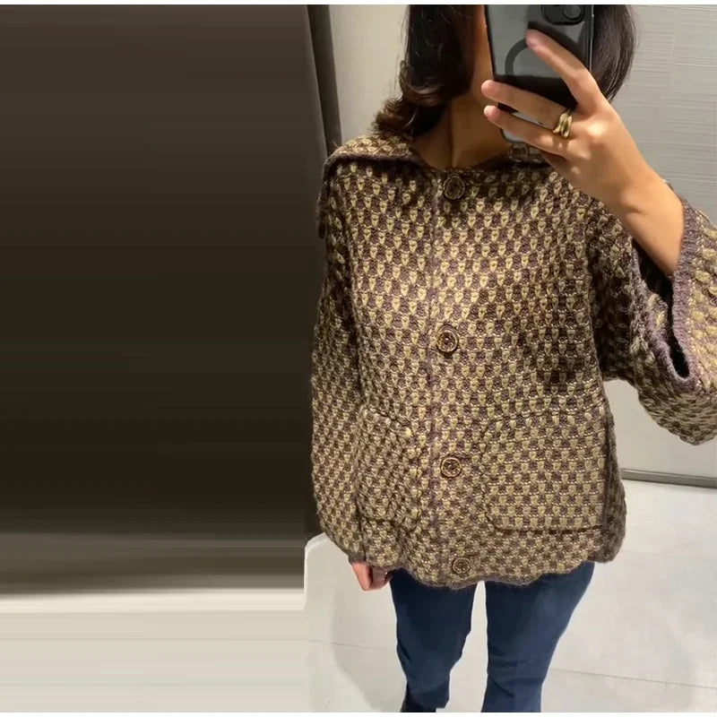 Fashion Lapel Plaid Knit Cardigan Women Loose Single Breasted Pocket Warm Jackets 2025 Autumn Winter Chic Lady Knitwear New Coat