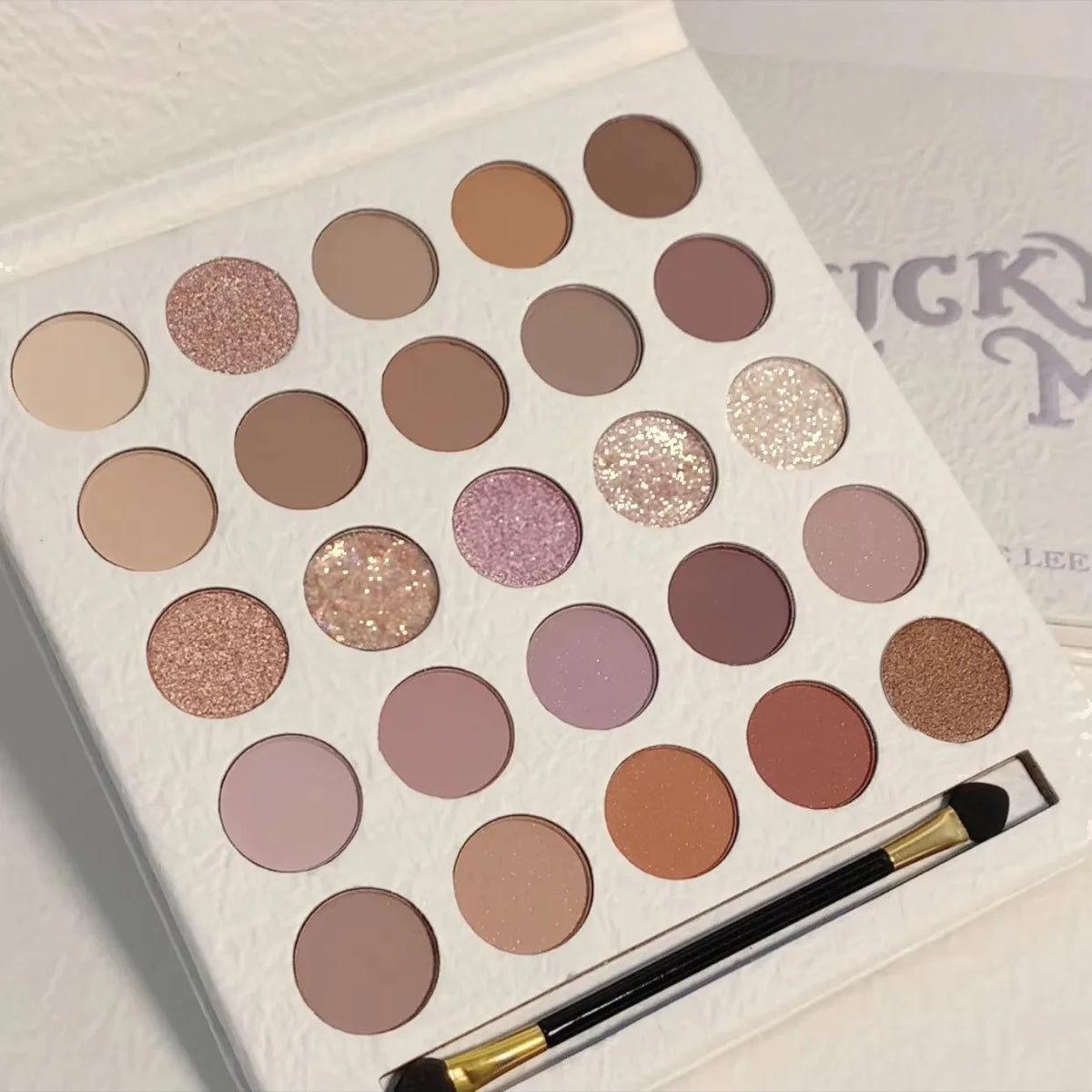 25-Color Eyeshadow Palette Earth Tones Matte & Shimmer Autumn Winter Low Saturation Orange Brown Makeup with Brush